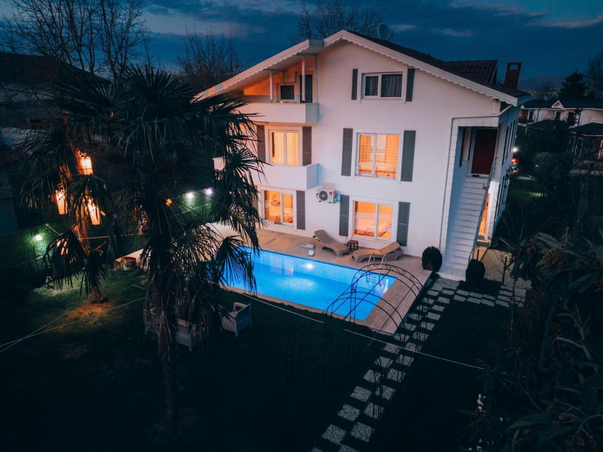 Villa Atlas Muhafazakar Havuzlu, Mustakil Genis Bahceli Sapanca Exterior foto